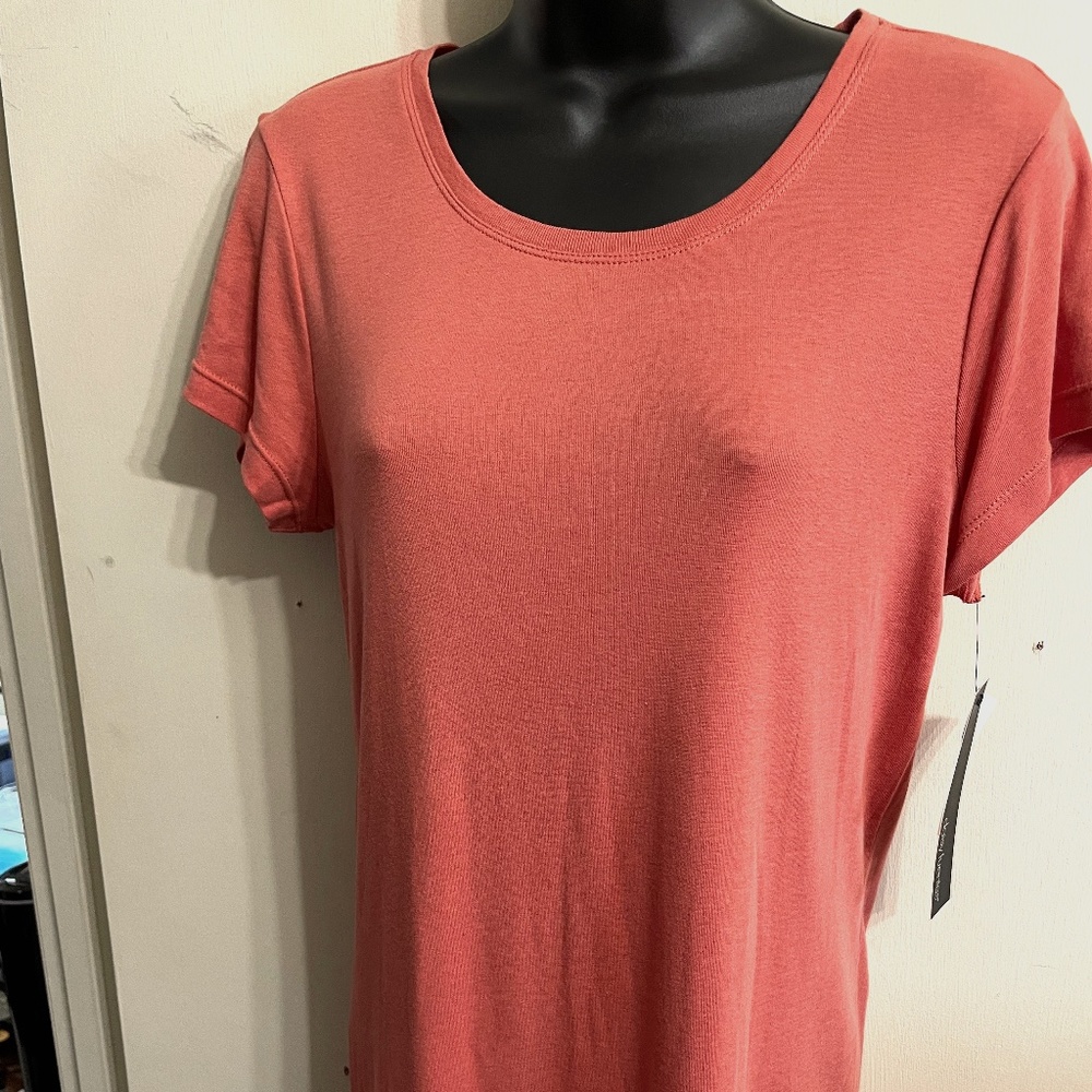 Cool Coral Daisy Fuentes L top